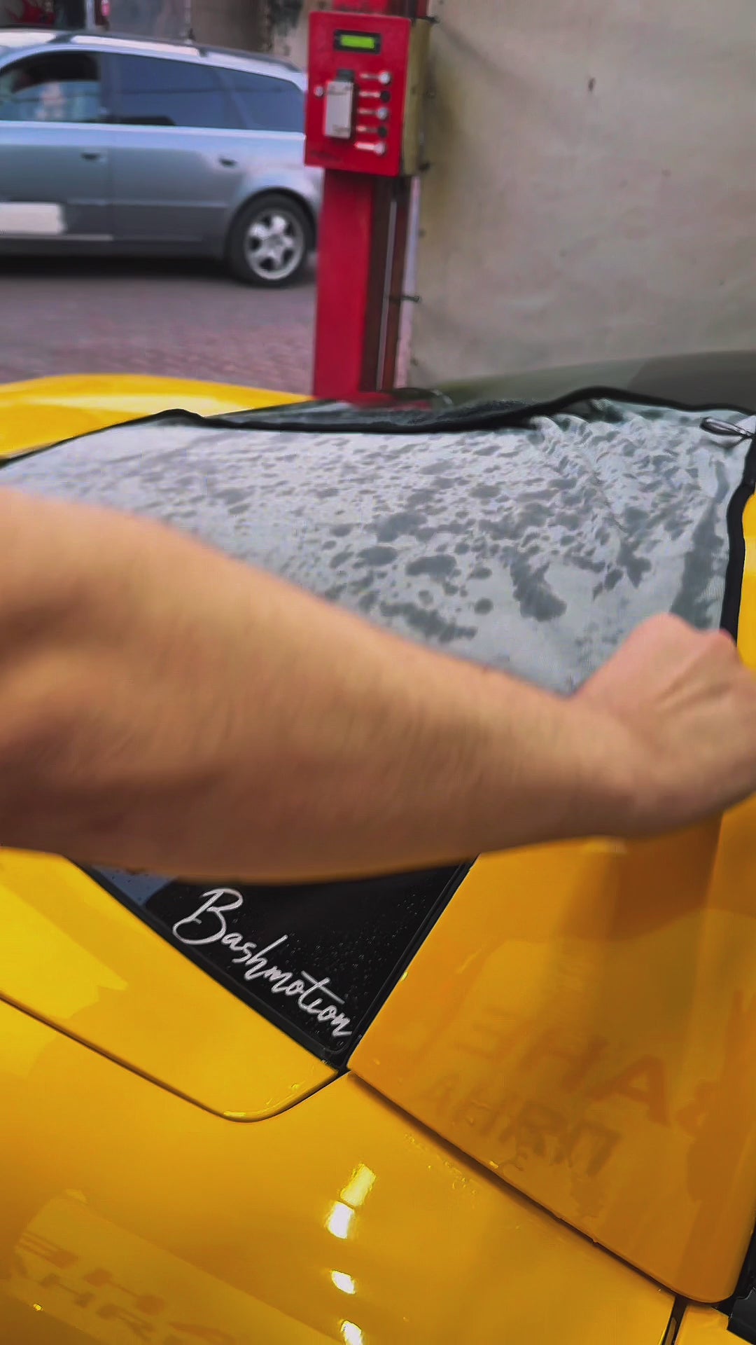 Качете видеоклип: 